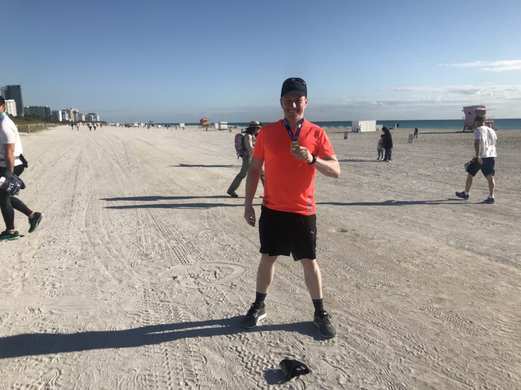 Stolzer Finisher des Miami Halbmarathon 305