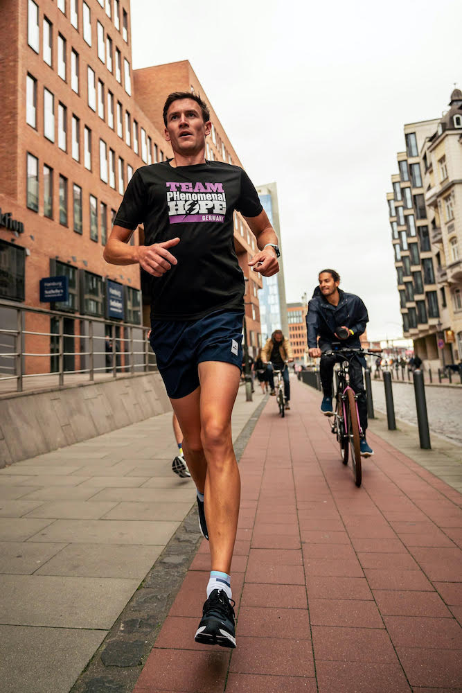 Run in der Mittagspause: Training lässt sich auch in den Arbeitsalltag integrieren © Bjørn Brzeske/Artlerauge